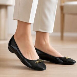 Sapatilha Moleca 5027.1502 Verniz Preto com Detalhe Dourado
