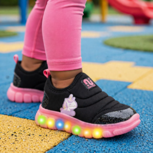 Tênis Bebê Menina Com Luz LED Novopé 99001050 Unicornio Preto Pink Fluor